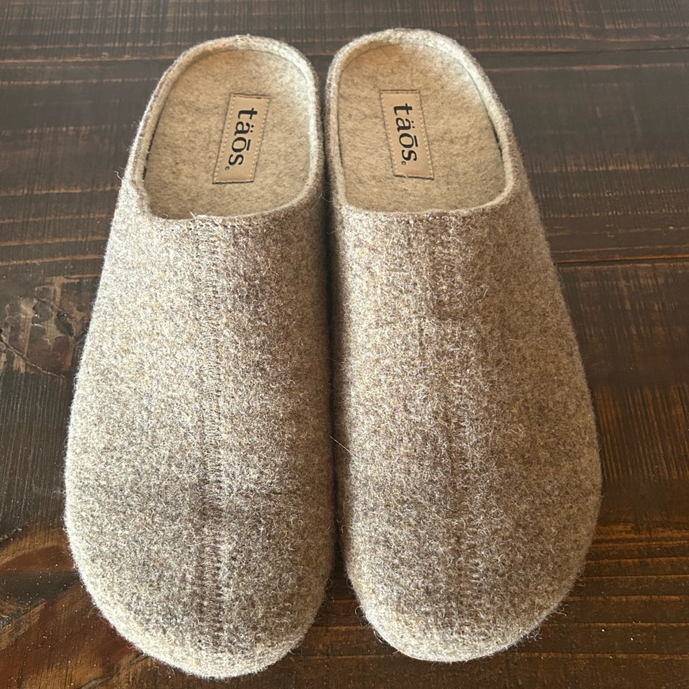 Taos Footwear Beige Wool Slip-On Mules